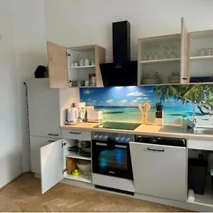 Klimatisiertes Dachgeschoss In Zentrum Wiens Apartment